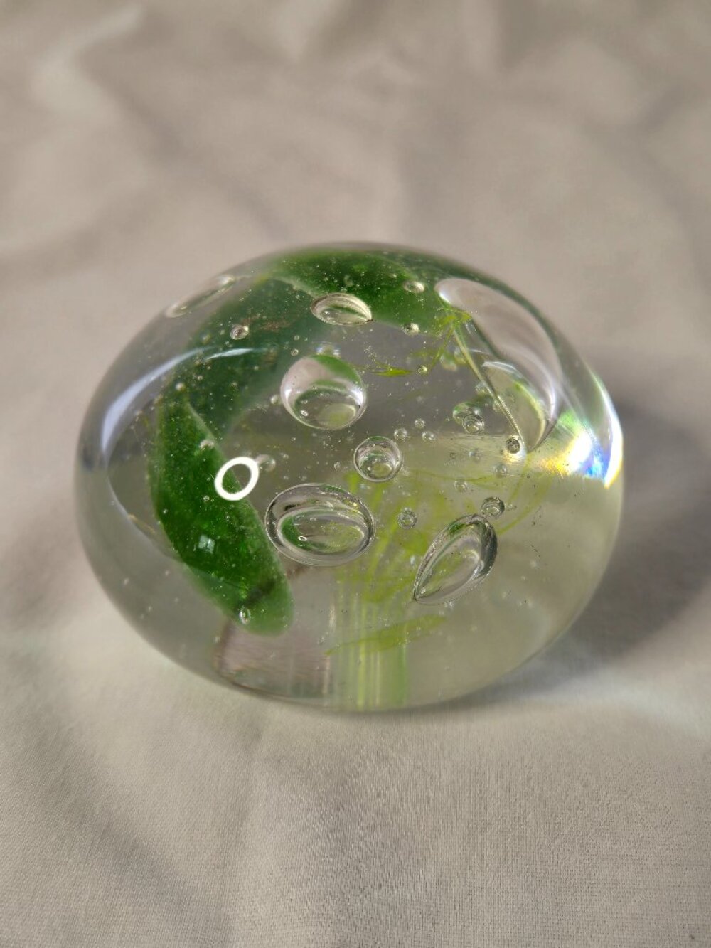 Art Glass Paperweight Green Swirl with Bubbles Not Signed